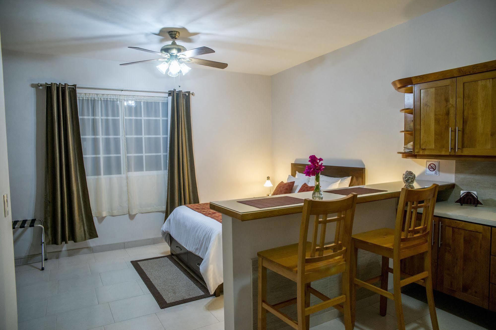 Bugambilias Suites Loreto  Exteriör bild